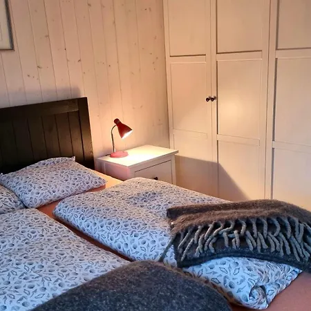 Lofoten Mountains Midnight Sun And Nothern Lights In Feriehus *