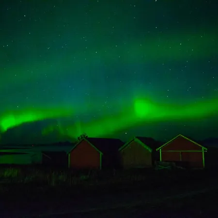 Holiday home Lofoten Mountains Midnight Sun And Nothern Lights In *