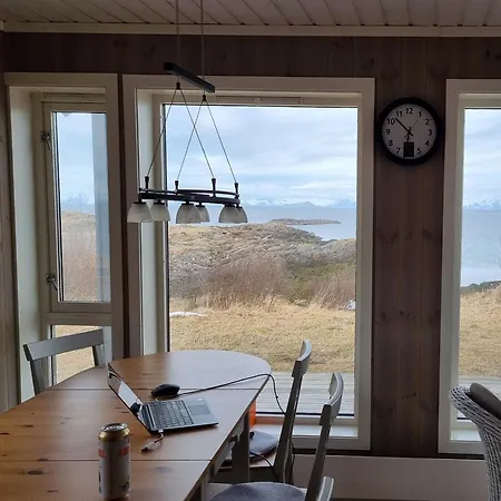 Holiday home Lofoten Mountains Midnight Sun And Nothern Lights In