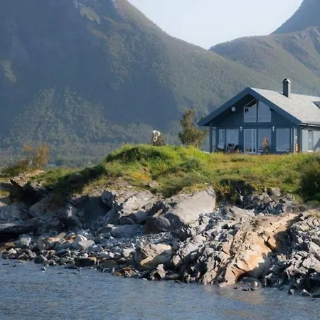 Engeløya Steigen. Velkommen Til Det Gode Ferieliv. *