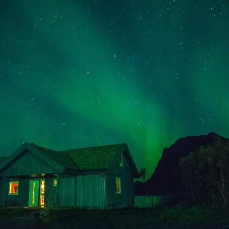 Lofoten Mountains Midnight Sun And Nothern Lights In בית נופש *